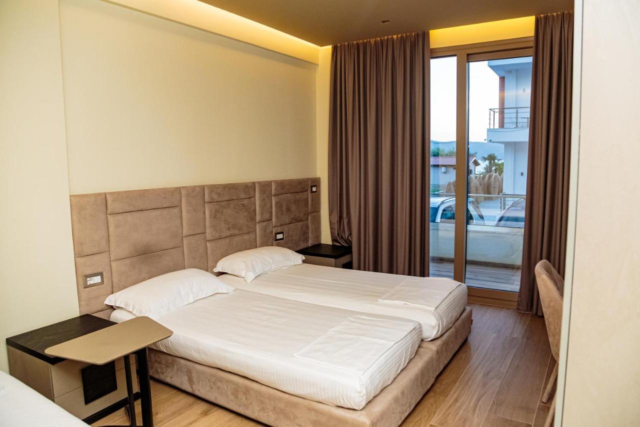 Vogue Boutique Hotel Влёра Экстерьер фото
