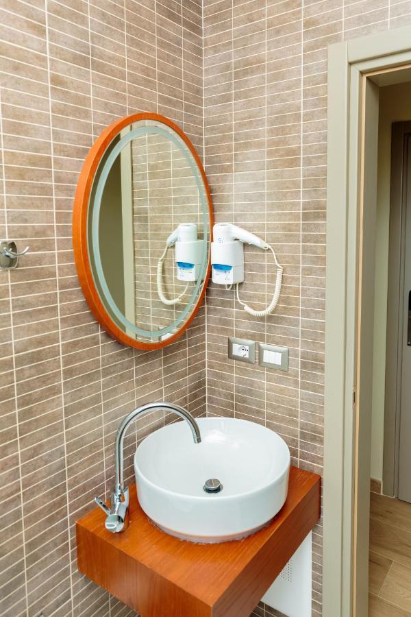Vogue Boutique Hotel Влёра Экстерьер фото